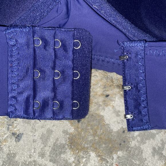 Strm Line Intimates Lot Of 2 Wireless Bras Size 34B White & Blue Silky - Picture 10 of 12